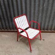 Fauteuil de jardin enfant en métal rouge