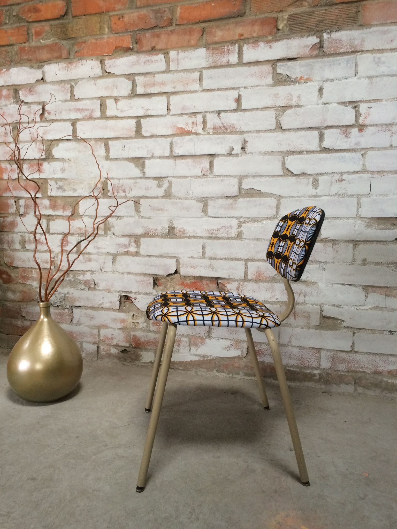Vintage ethnic strafor tubular chair revisited with wax