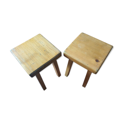 2 tabourets en pin massif Charlotte Perriand pour les Arcs, France