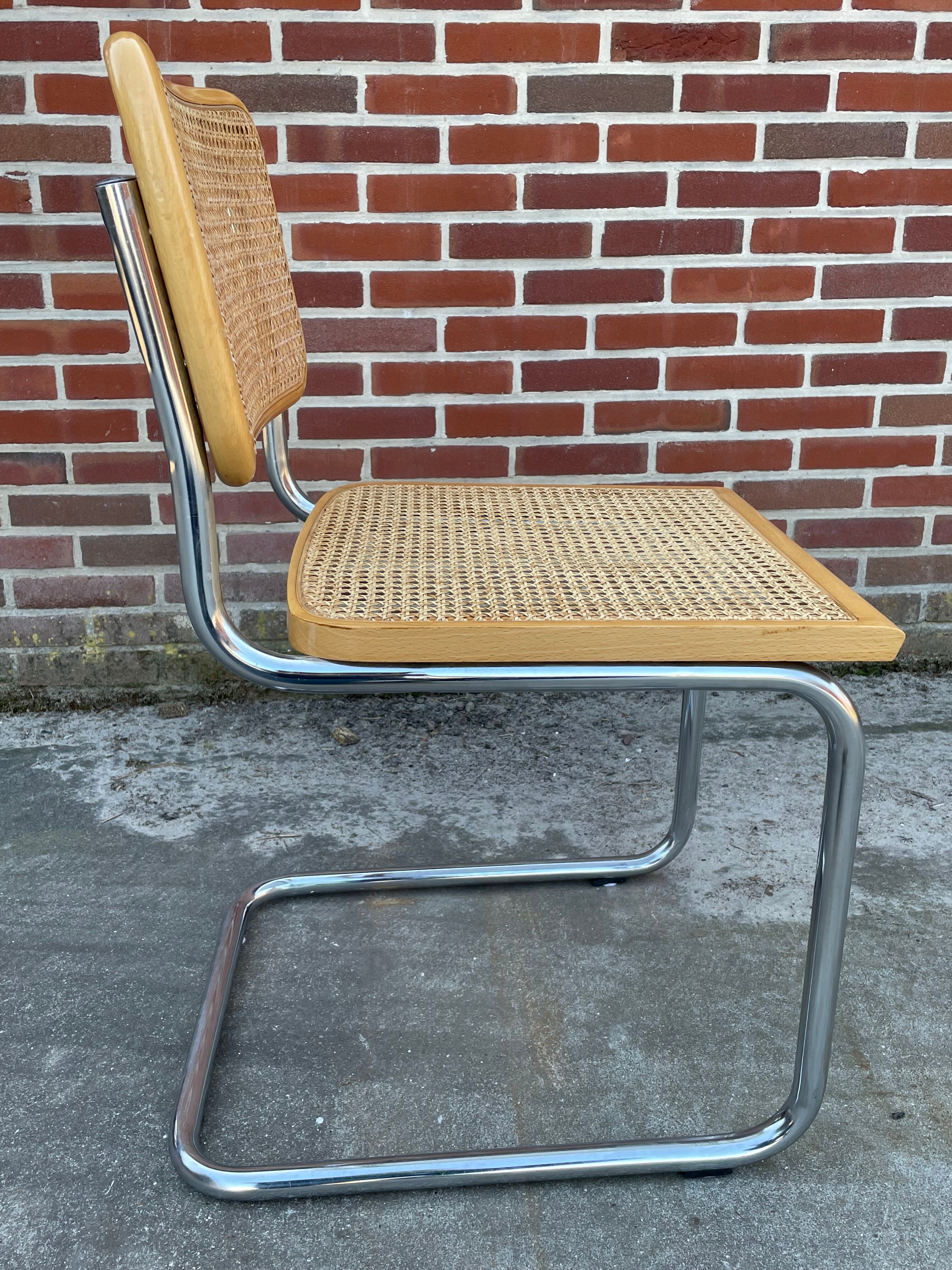 Lot de  4 chaises modèle Cesca B32