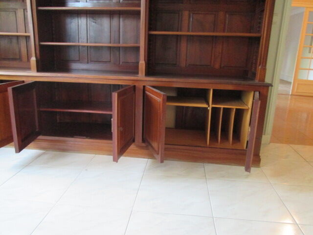Bookcase in mahogany