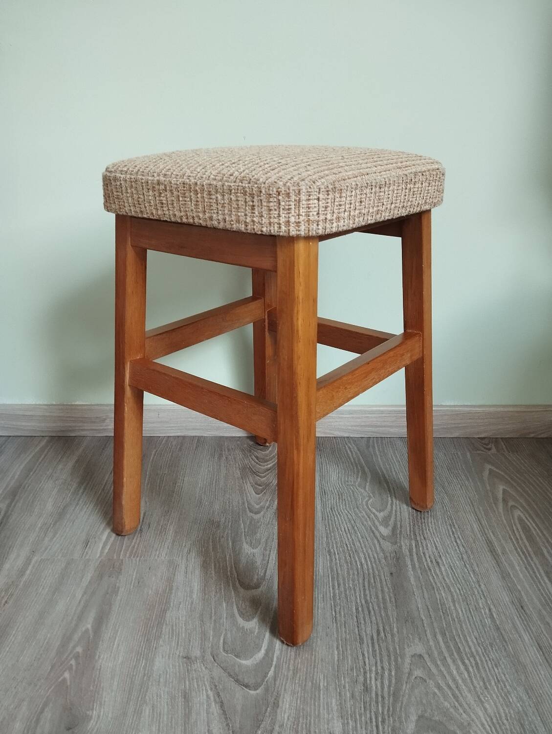 Tabouret bois et tissu scandinave