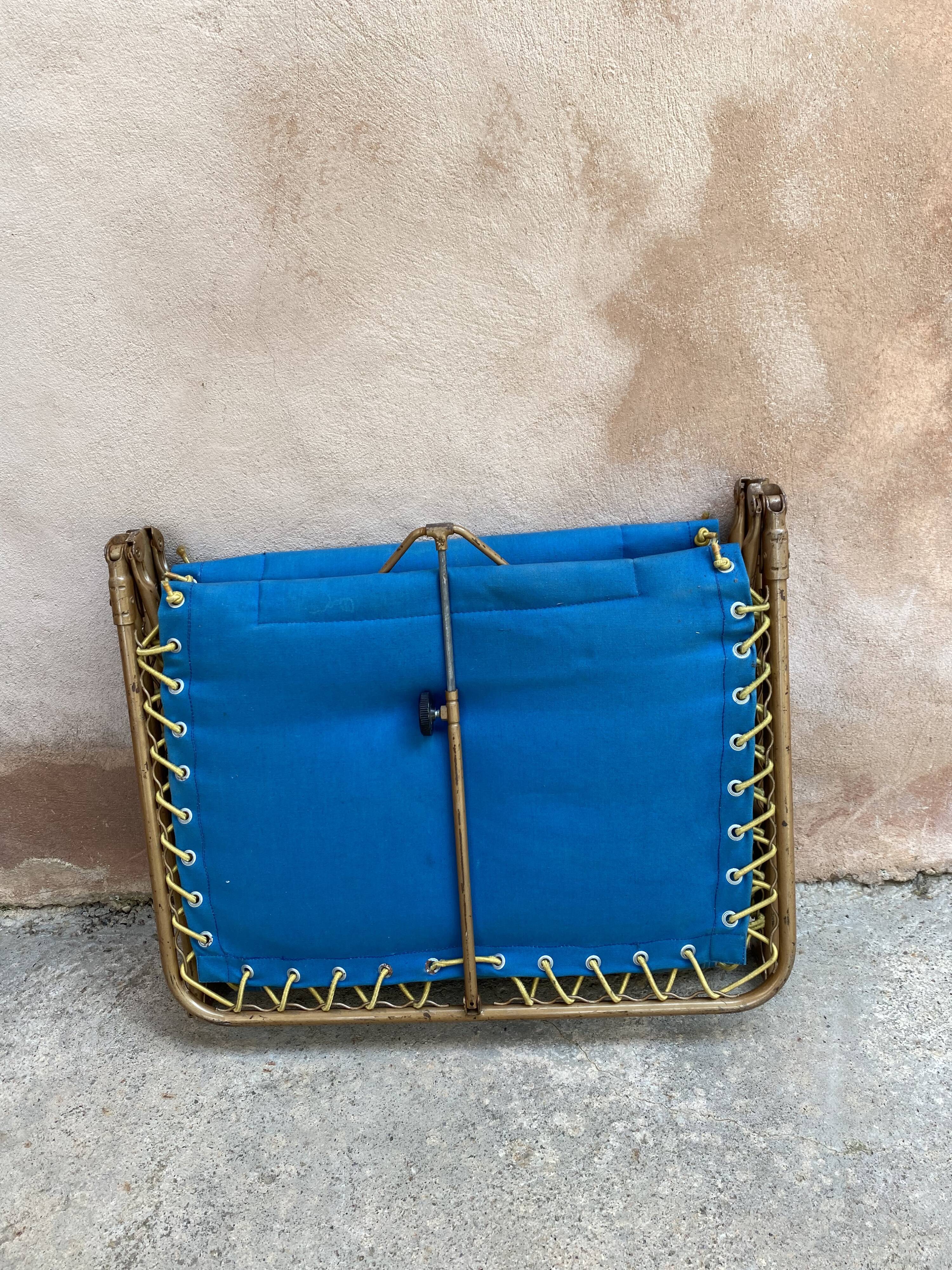 Camp bed or folding deckchair