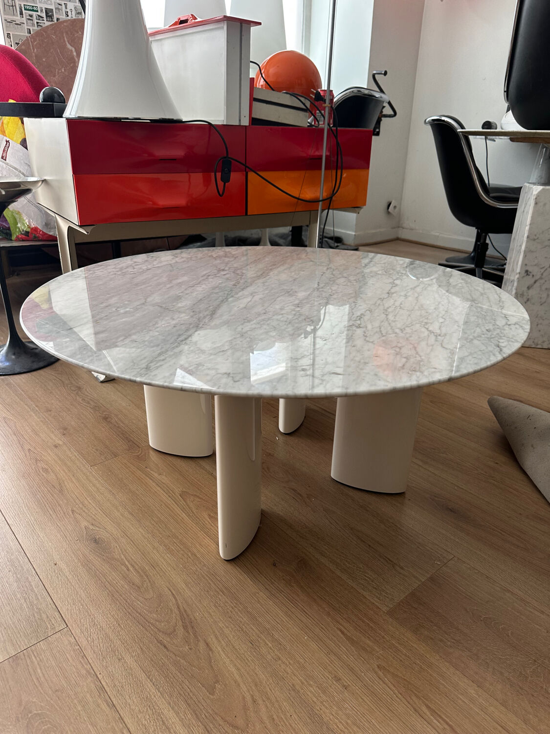 Table basse en marbre de Carrare socialite family