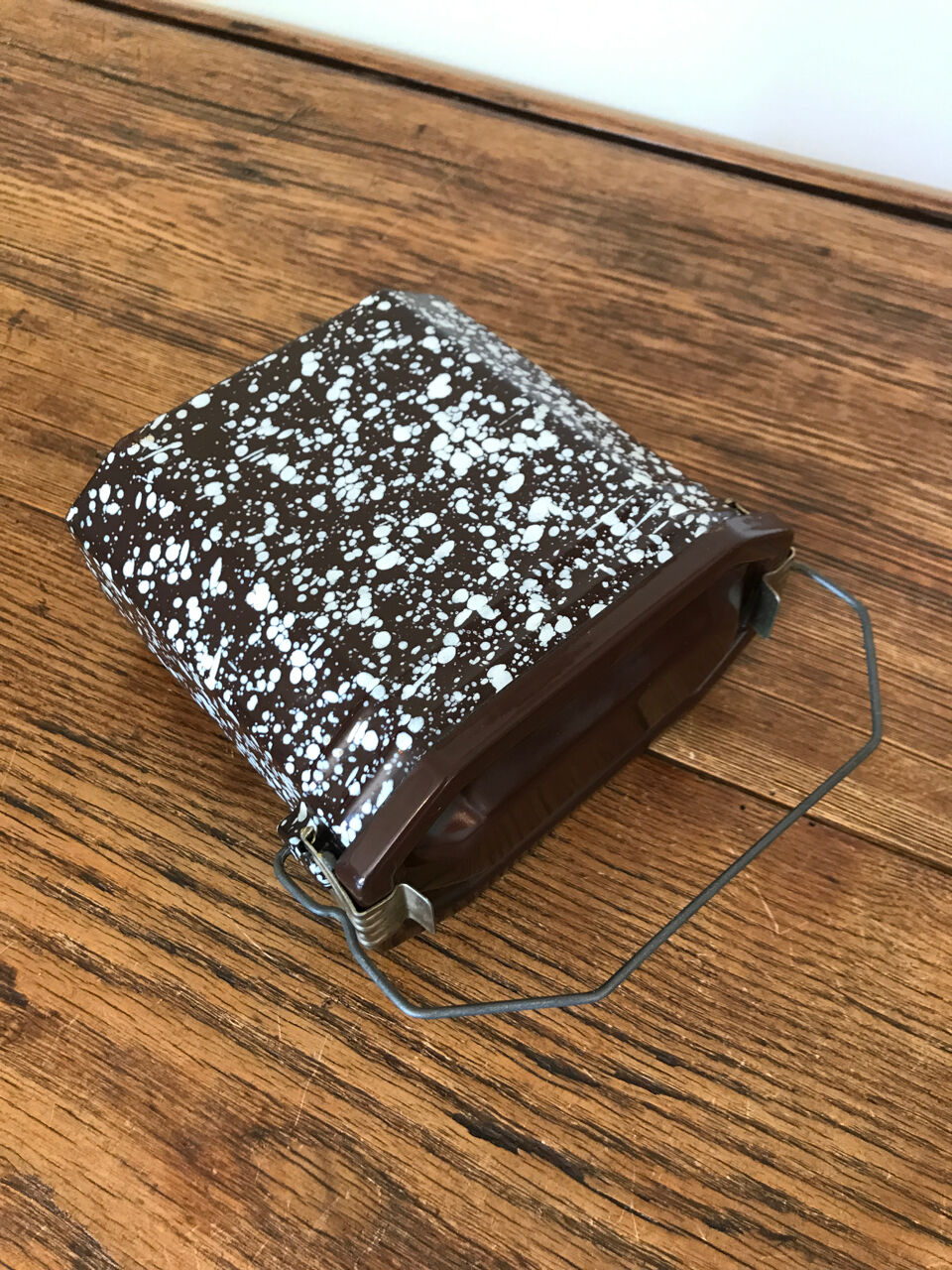 Canteen in vintage enamelled sheet metal