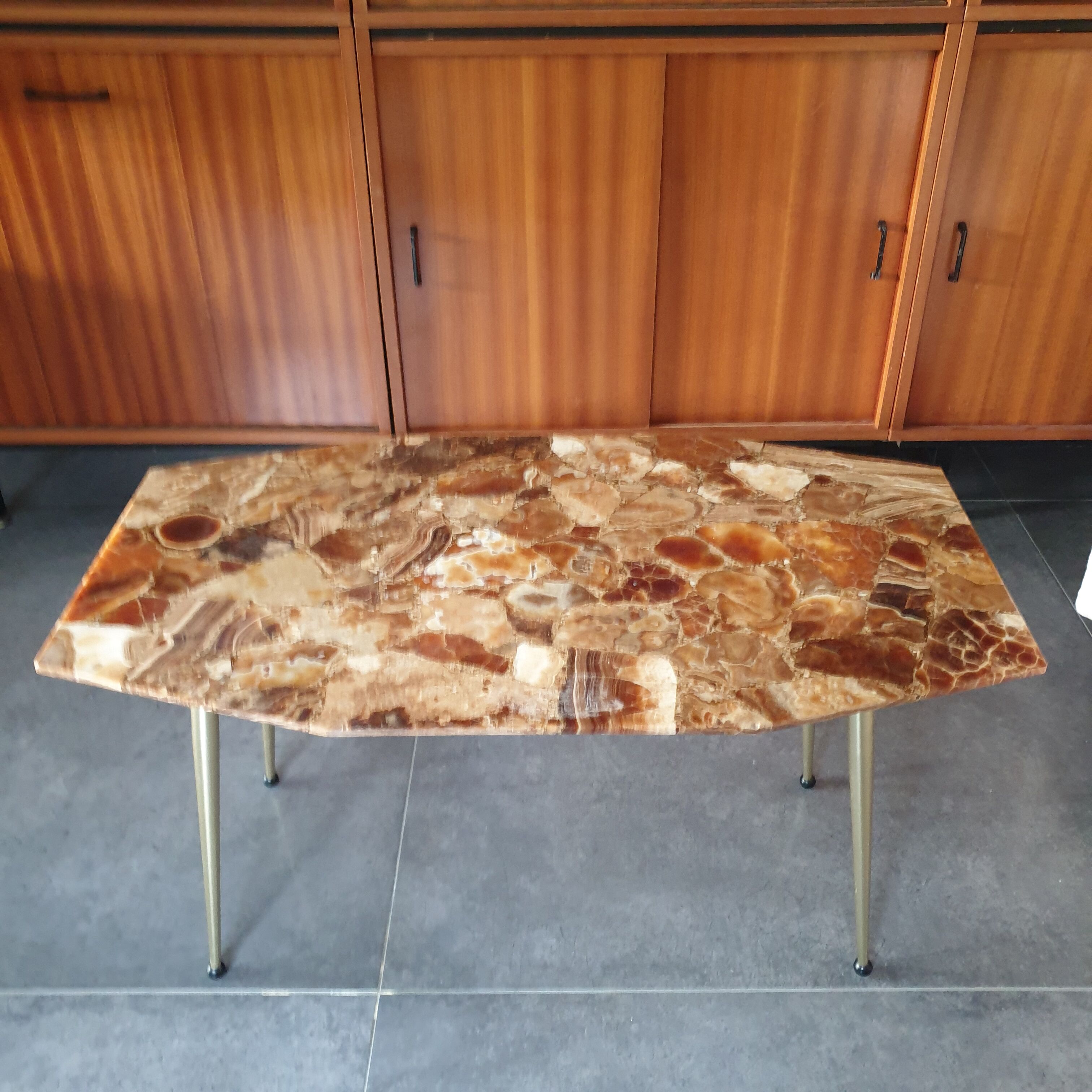 Tablz basse en onyx et laiton vintage pieds fuseaux