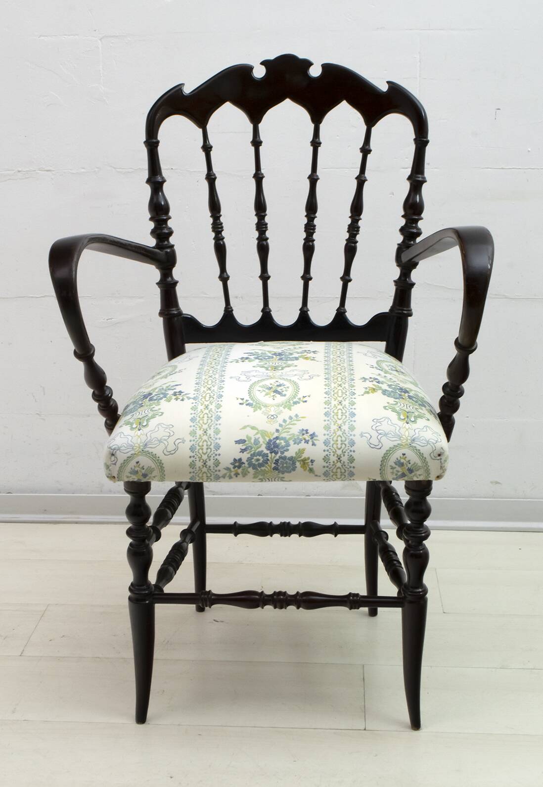 Pair of Giuseppe Gaetano Descalzi Midcentury Italian Chiavari Armchairs, 50