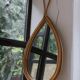 Miroir en rotin vintage en forme de goutte