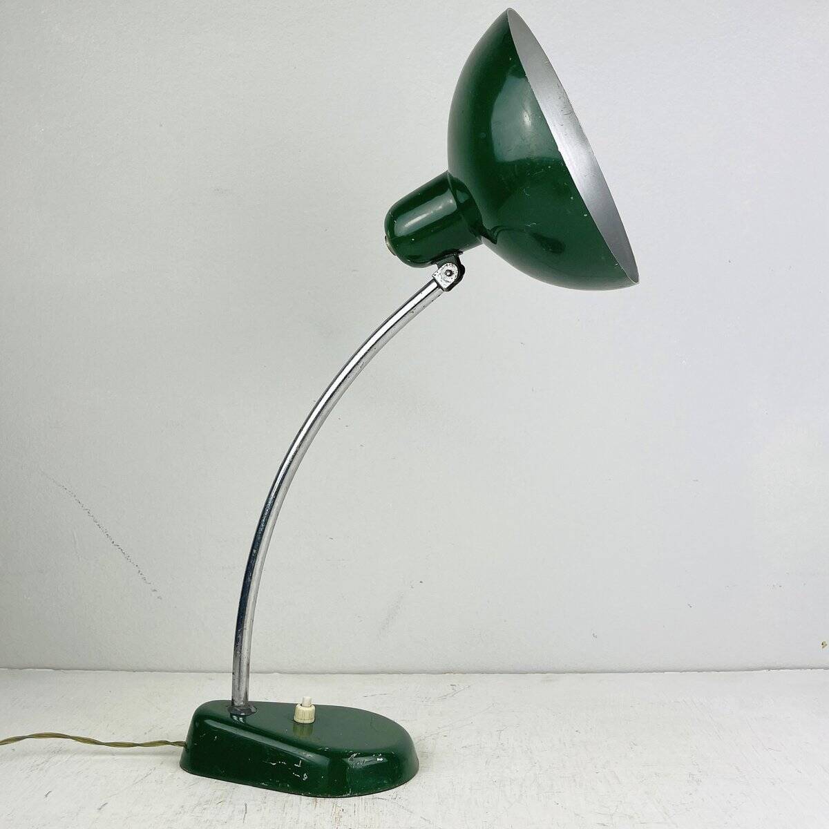 Mid-century green metal ministerial desk lamp by A. R. Torino, Italy, 1950s.
