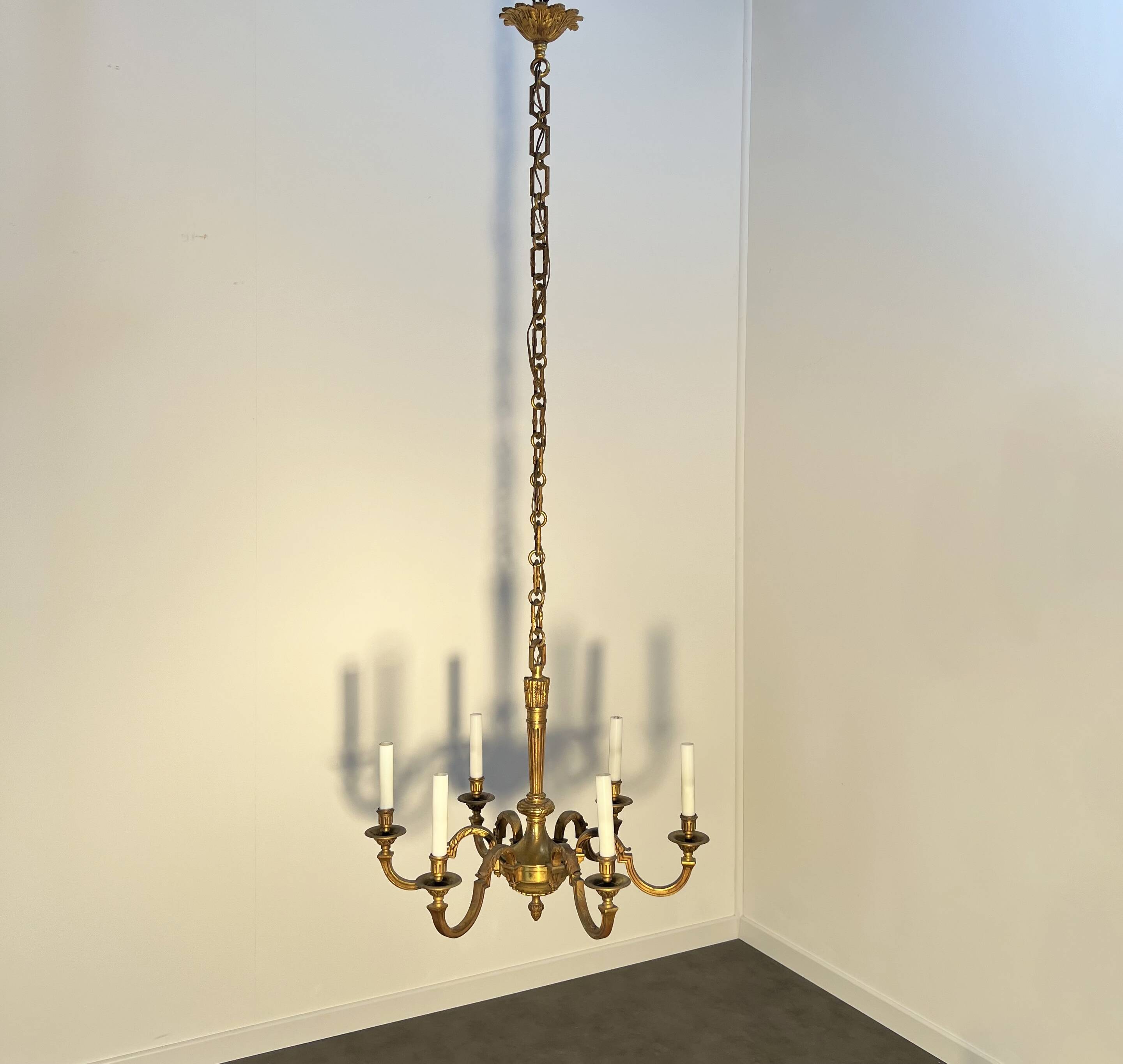 Important six-light chandelier in chiselled gilded bronze, Empire, 19th century