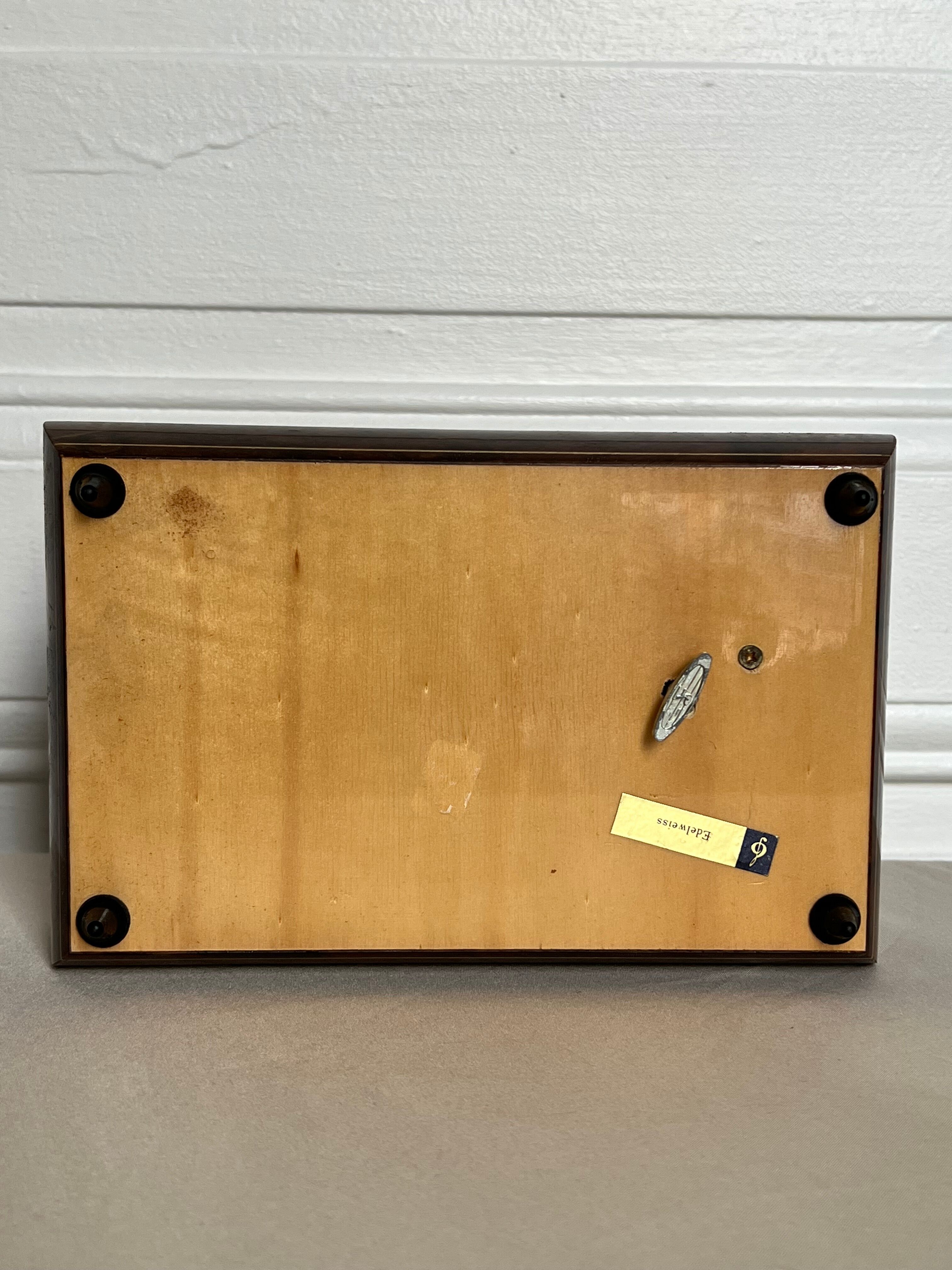 Music box jewelry box