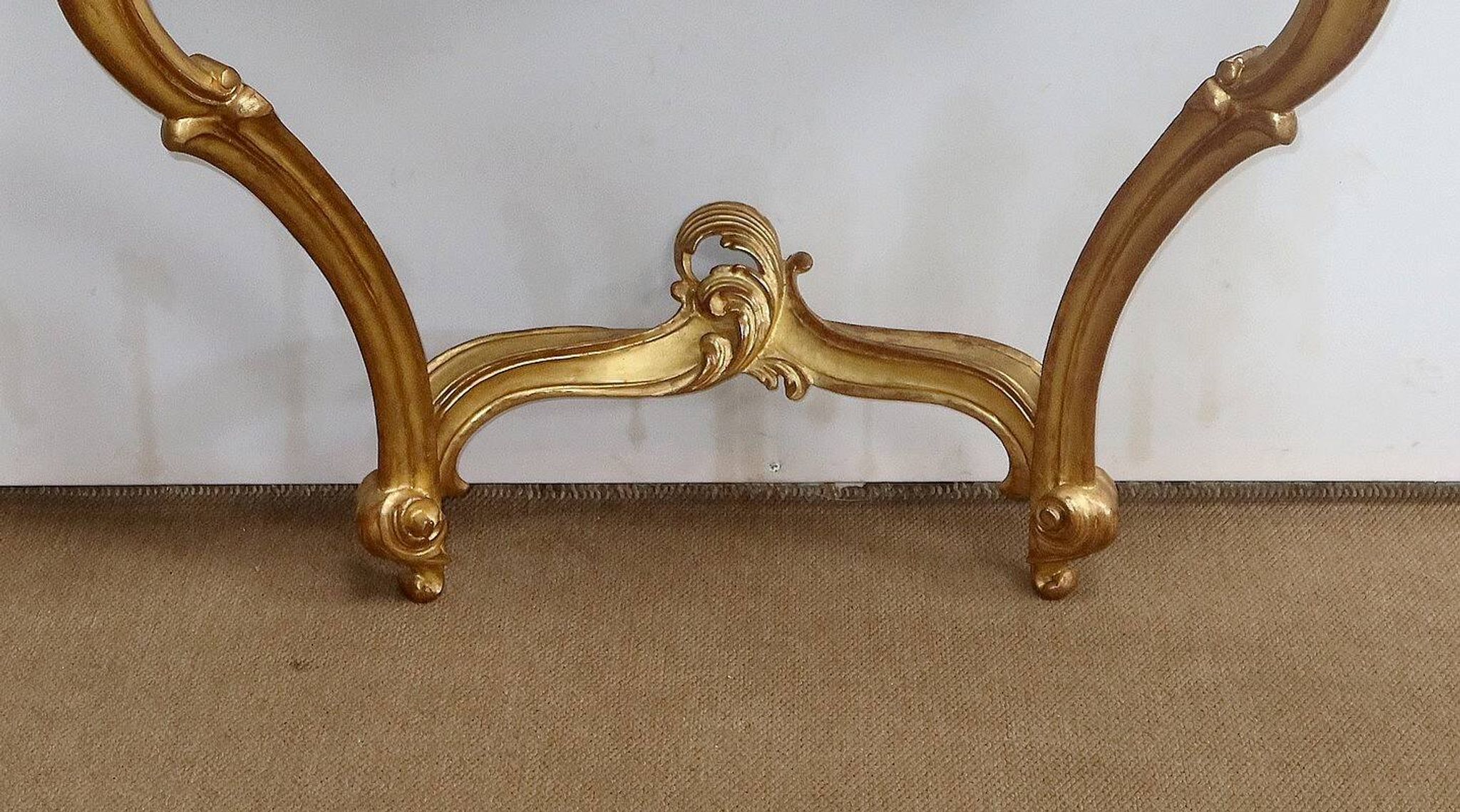 Console murale en bois doré style Louis XV, milieu XXème