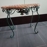 Small side table in wicker and metal with vine and grape decoration