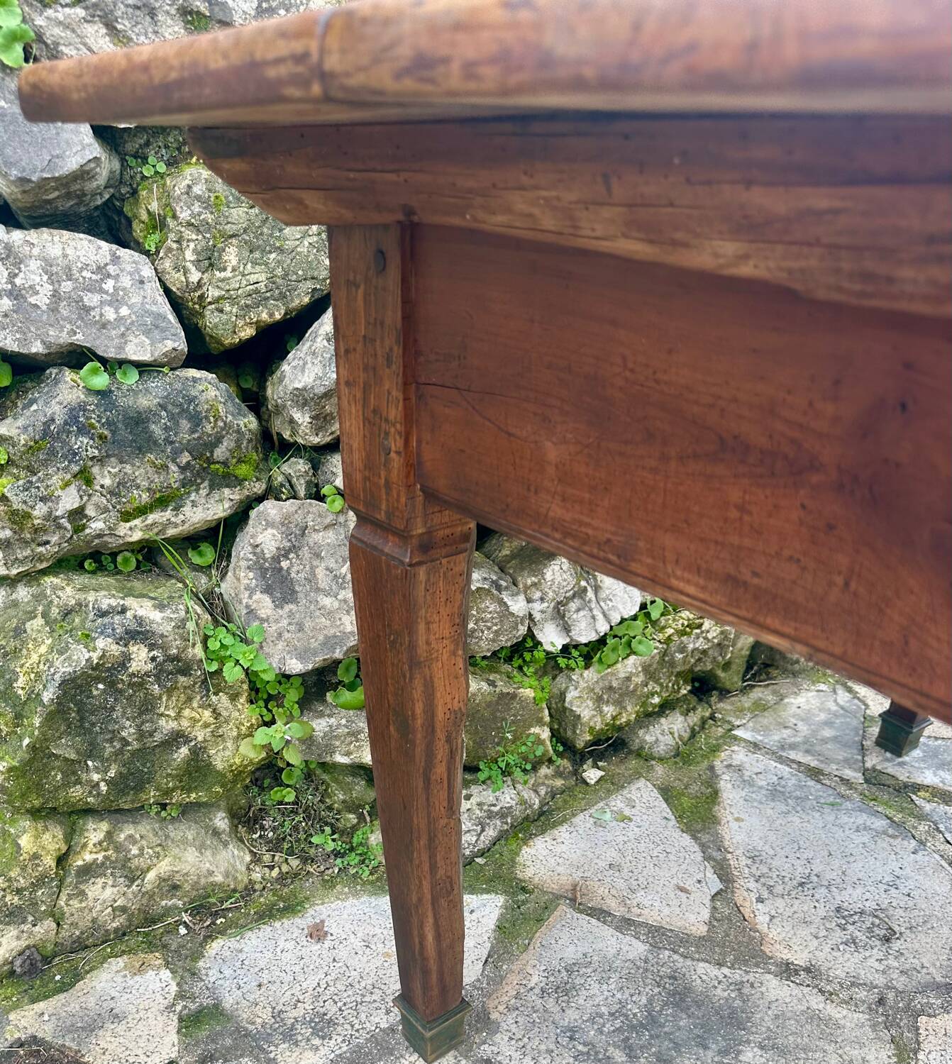 Walnut table, Directoire, 18th century period