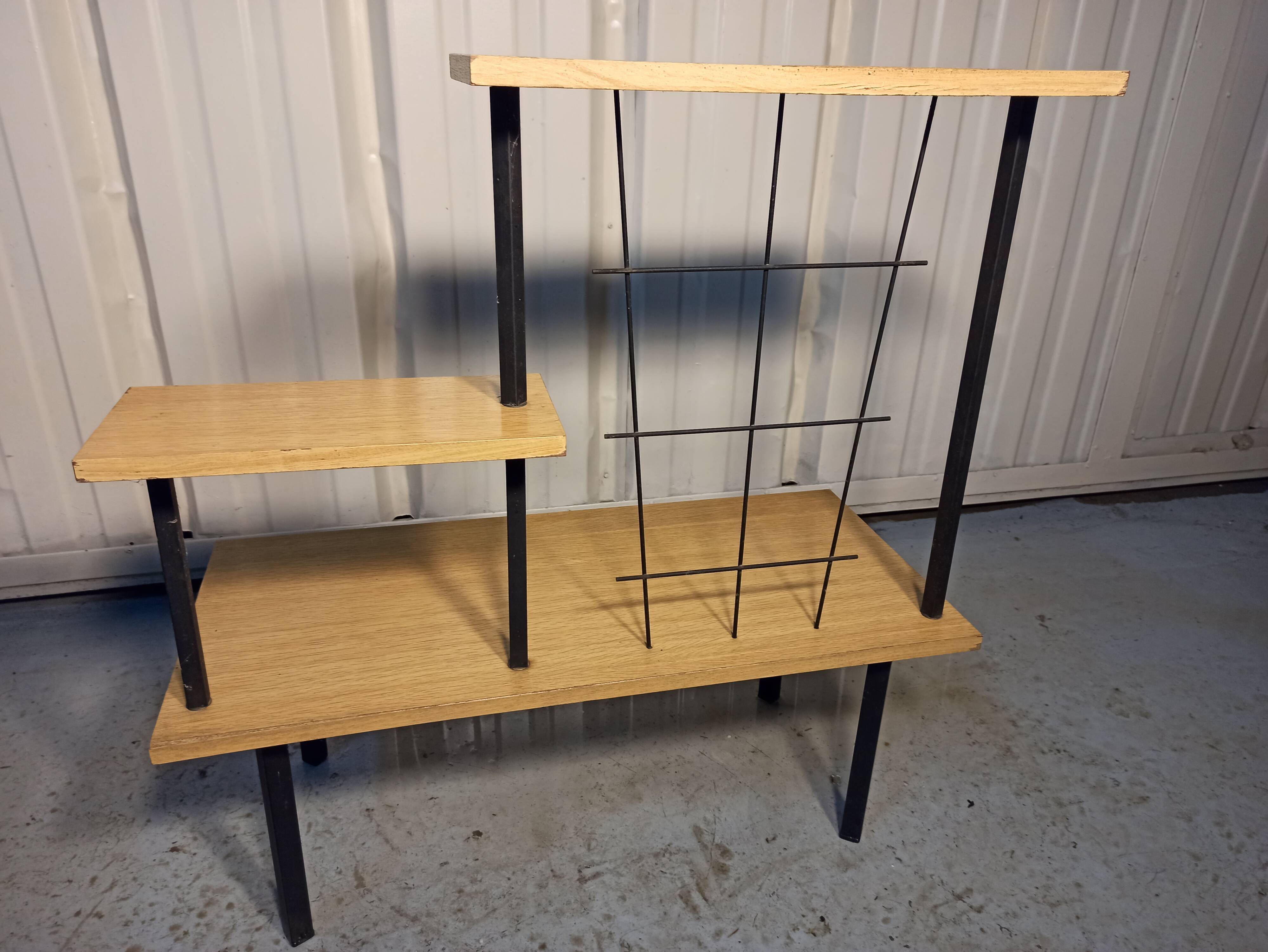 Shelf of the 50s-60s on 3 levels