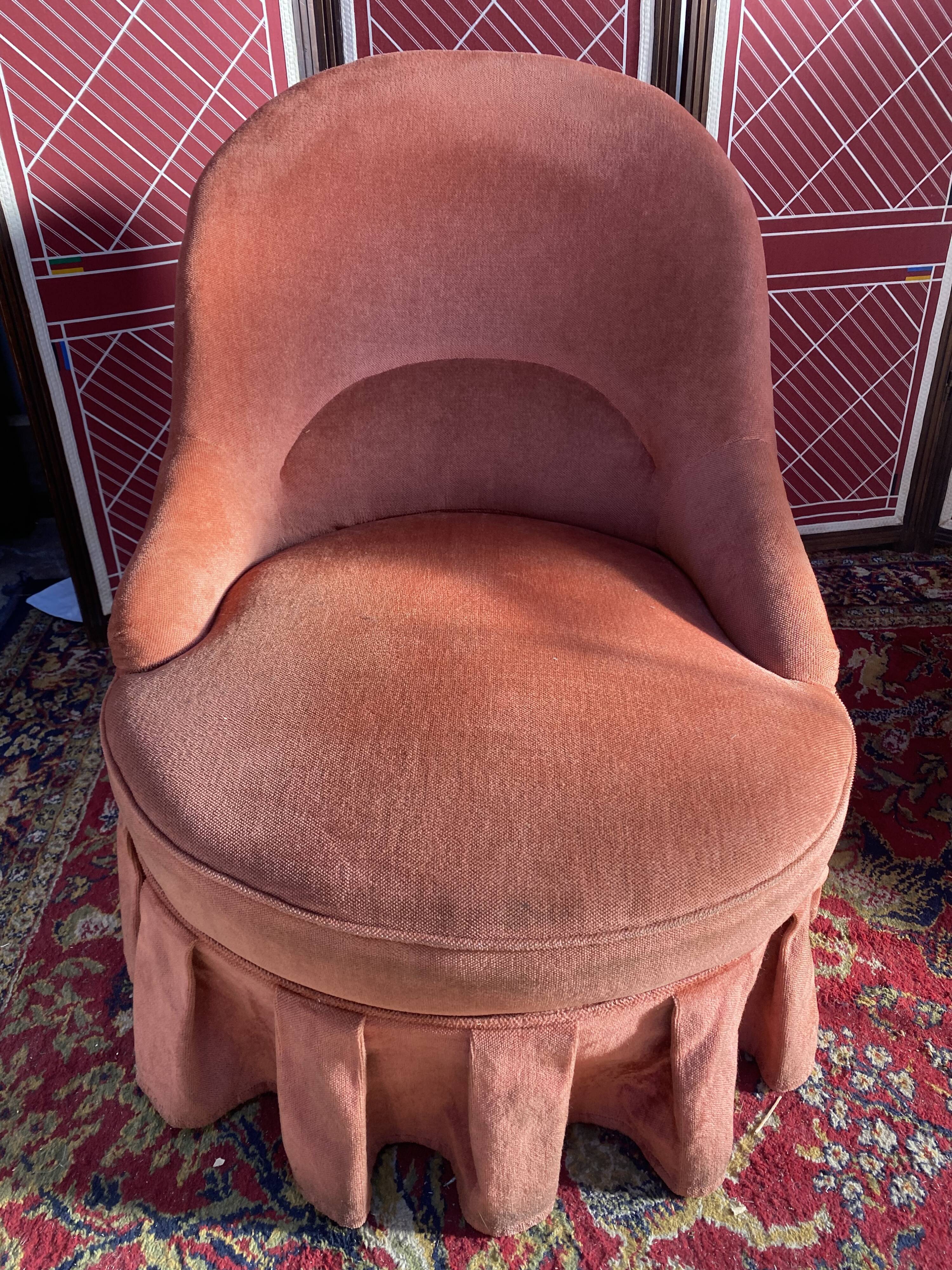 Pink velvet toad armchair