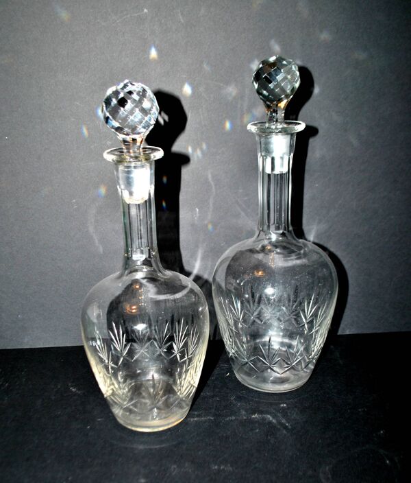 Lot de 2 carafes à vin anciennes en cristal taillé Cristallerie Lorraine