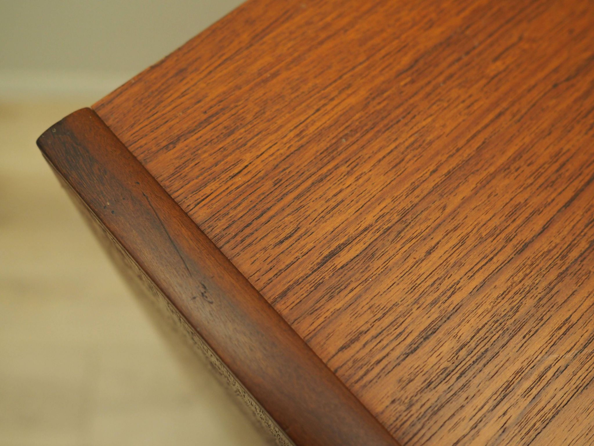 Commode en teck, design danois, années 1970, production : Danemark
