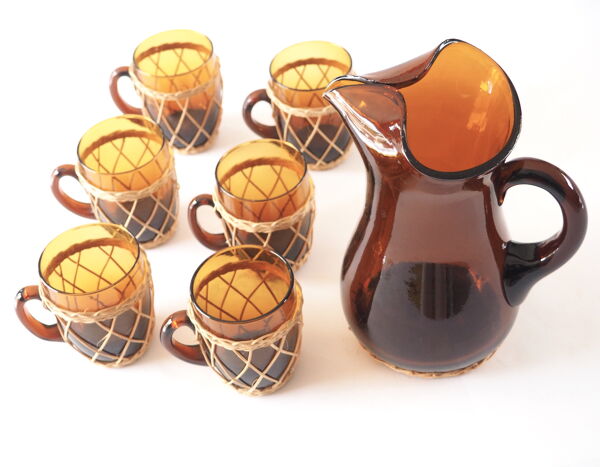 Service en verre ambre et rotin