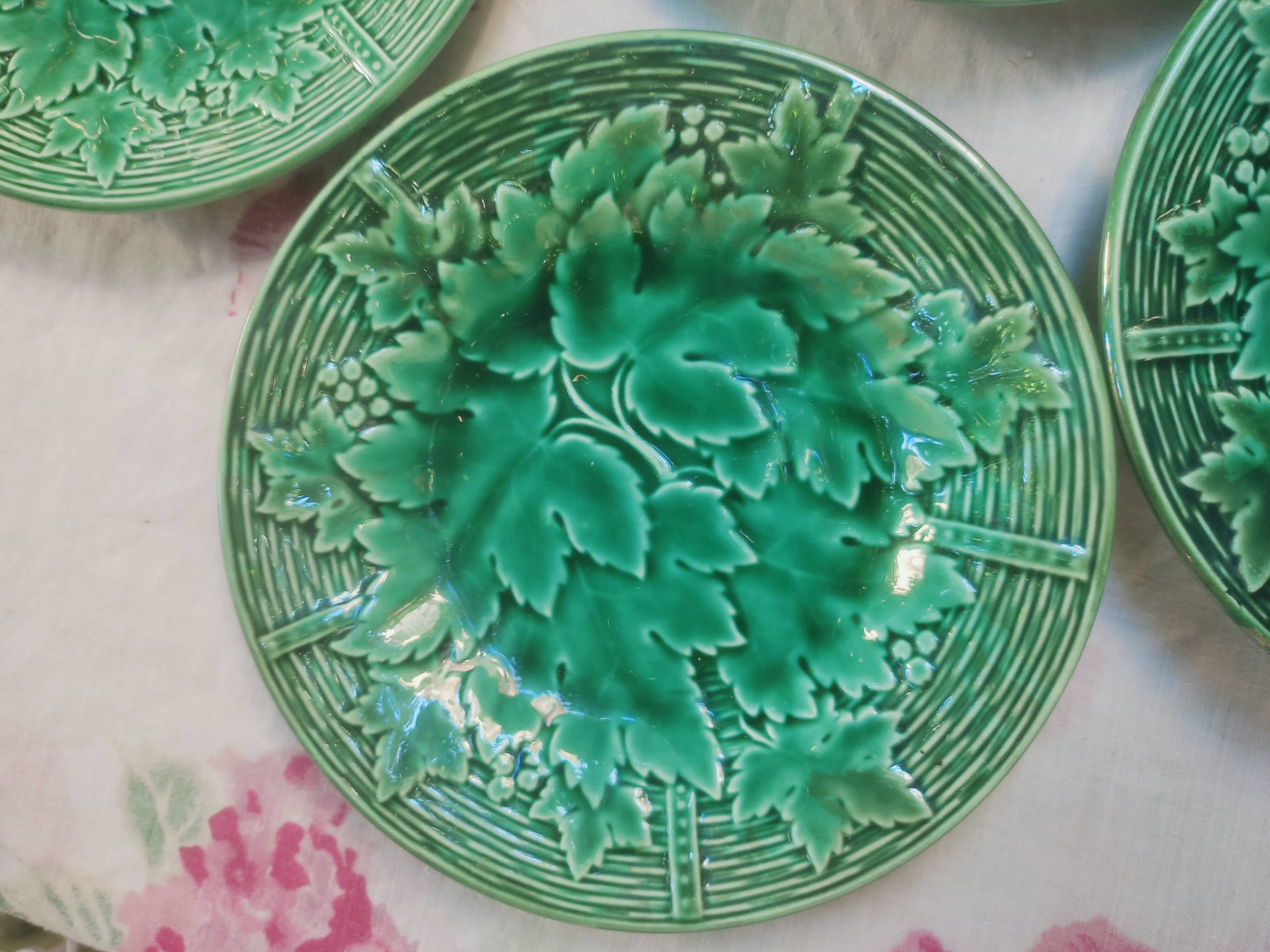 5 plates vine and basketry in slurry by Gien