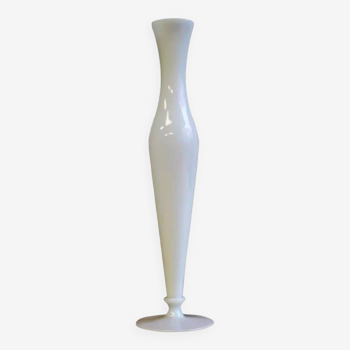 Vase soliflore blanc en opaline.