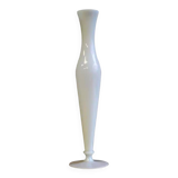 Vase soliflore blanc en opaline.