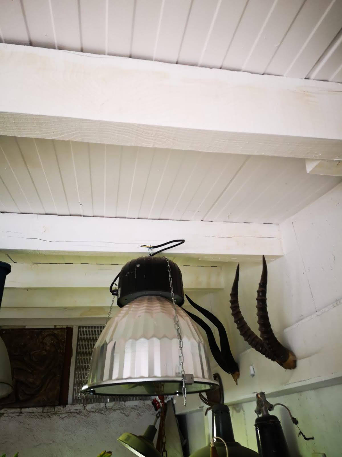 Industrial-style metal hanging lamp