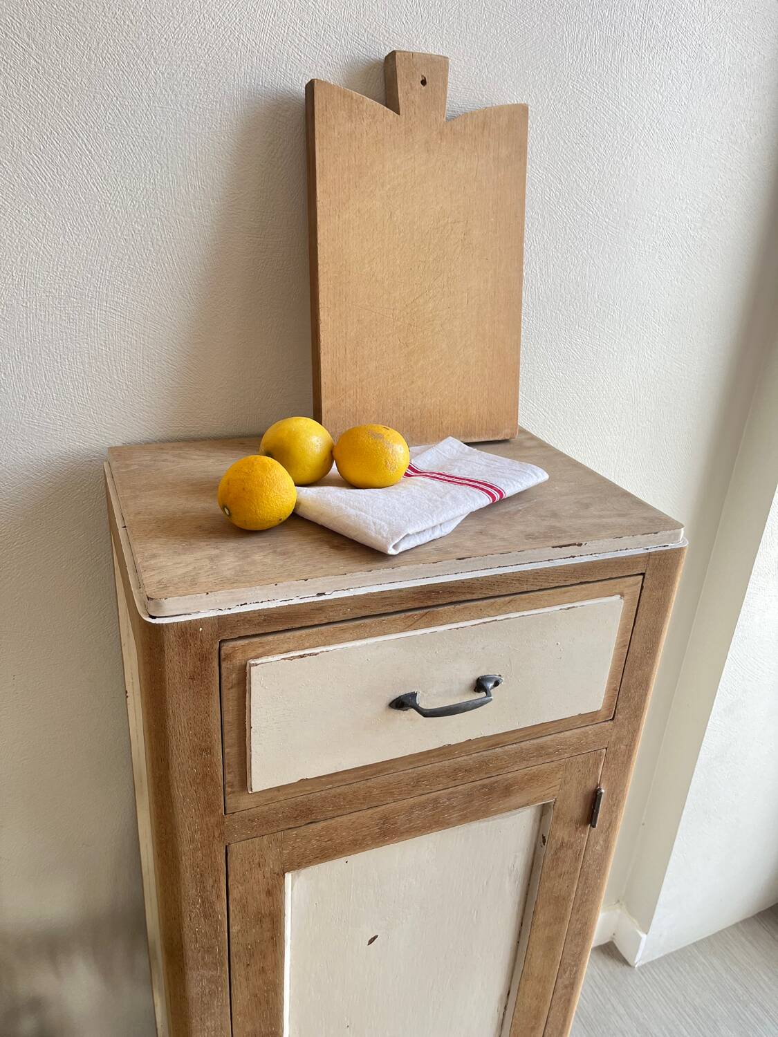Confiturier / Chiffonier / Petit buffet bois patiné