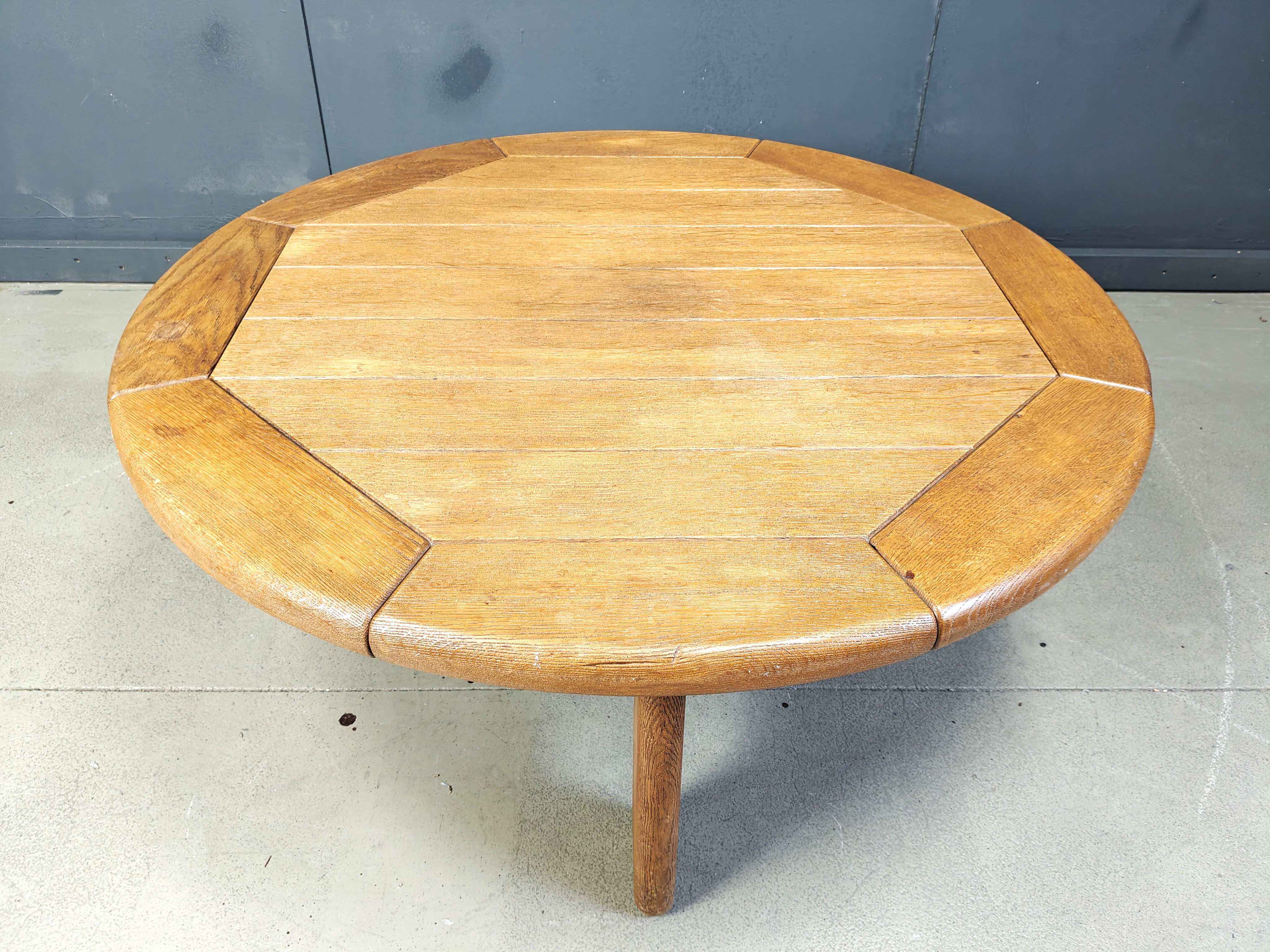 Table basse ronde en chêne danois, années 1960