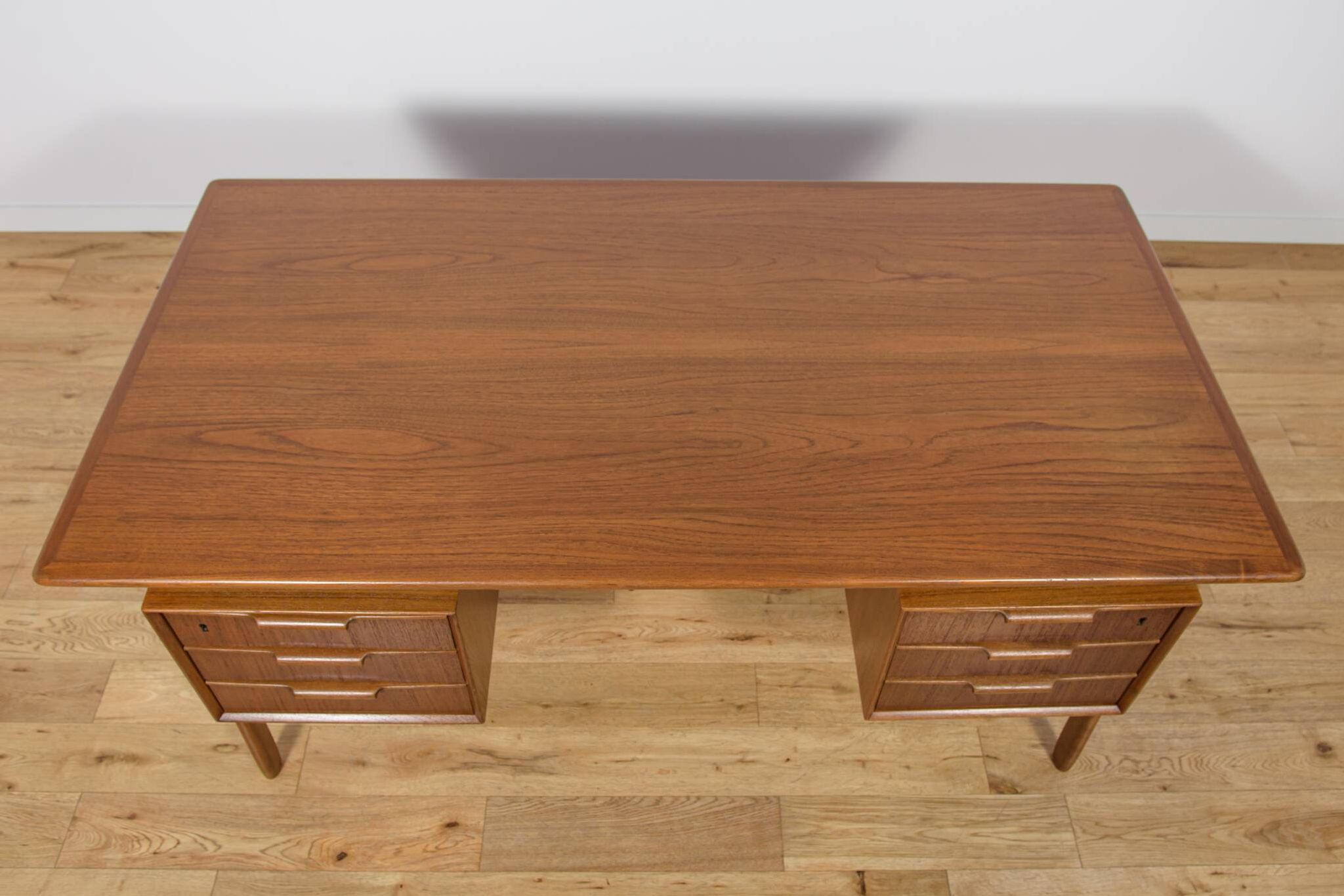 Bureau indépendant en teck modèle 75 de Omann Jun, Danemark, années 1950.