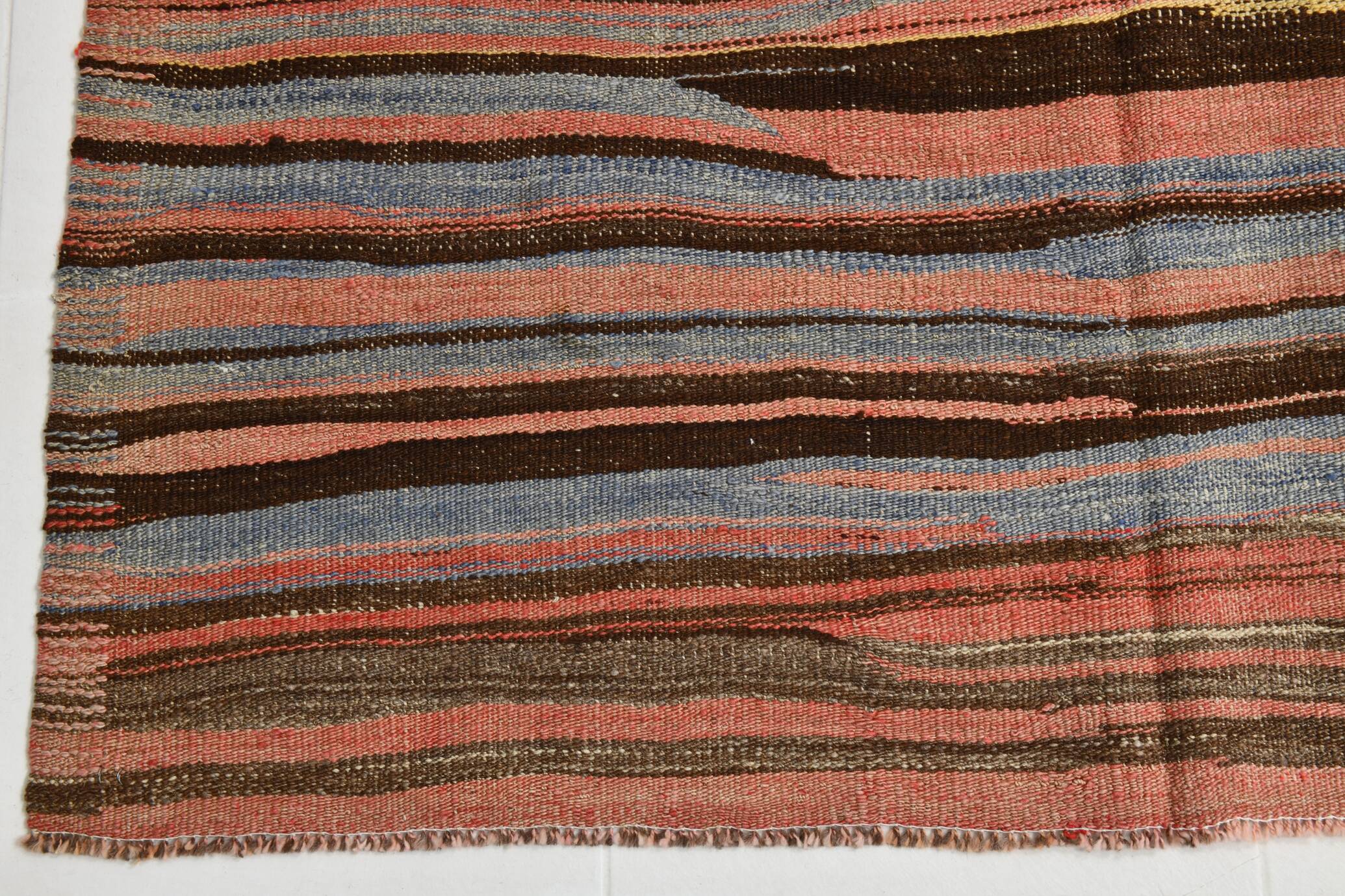 Tapis Kilim rayé rose et orange
