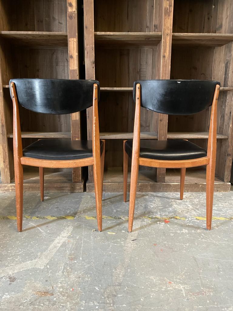 Lot of two vintage black chairs - 1960s wood