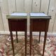 Paire de tables de chevets style Louis XVI avec tirette