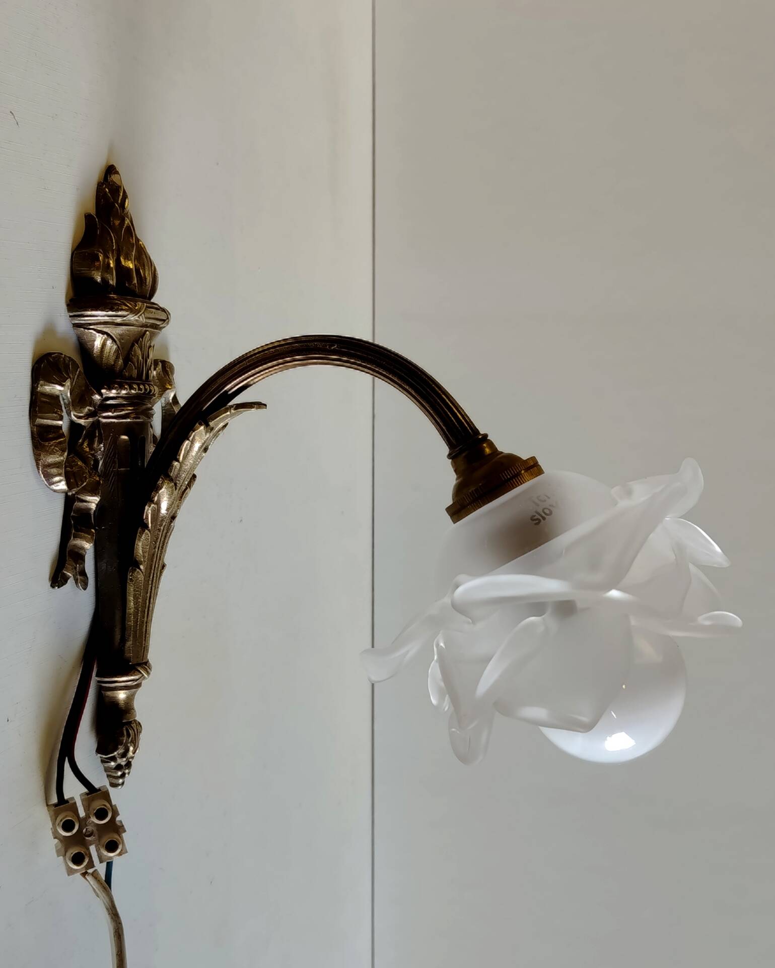 Art Nouveau wall light in bronze and glass paste - early 20th century