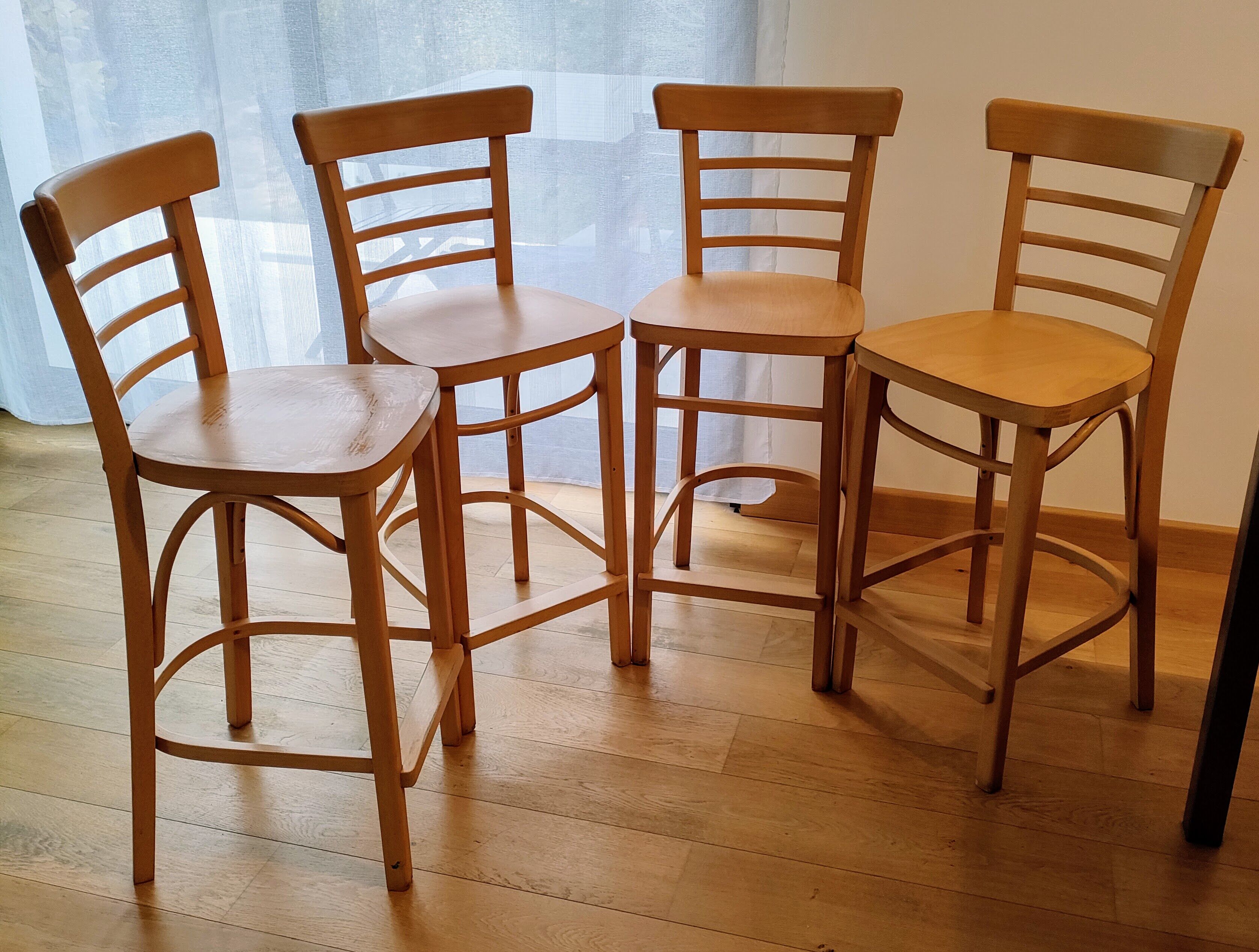 Lot 4 wooden bistro style high chairs