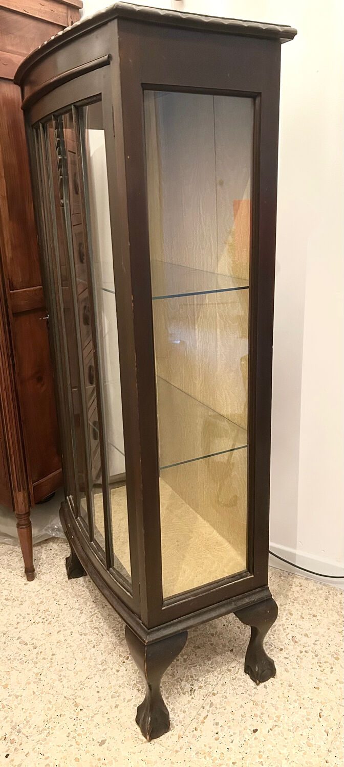 Romantic display cabinet