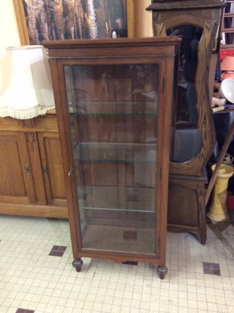 Vitrine en bois ancienne