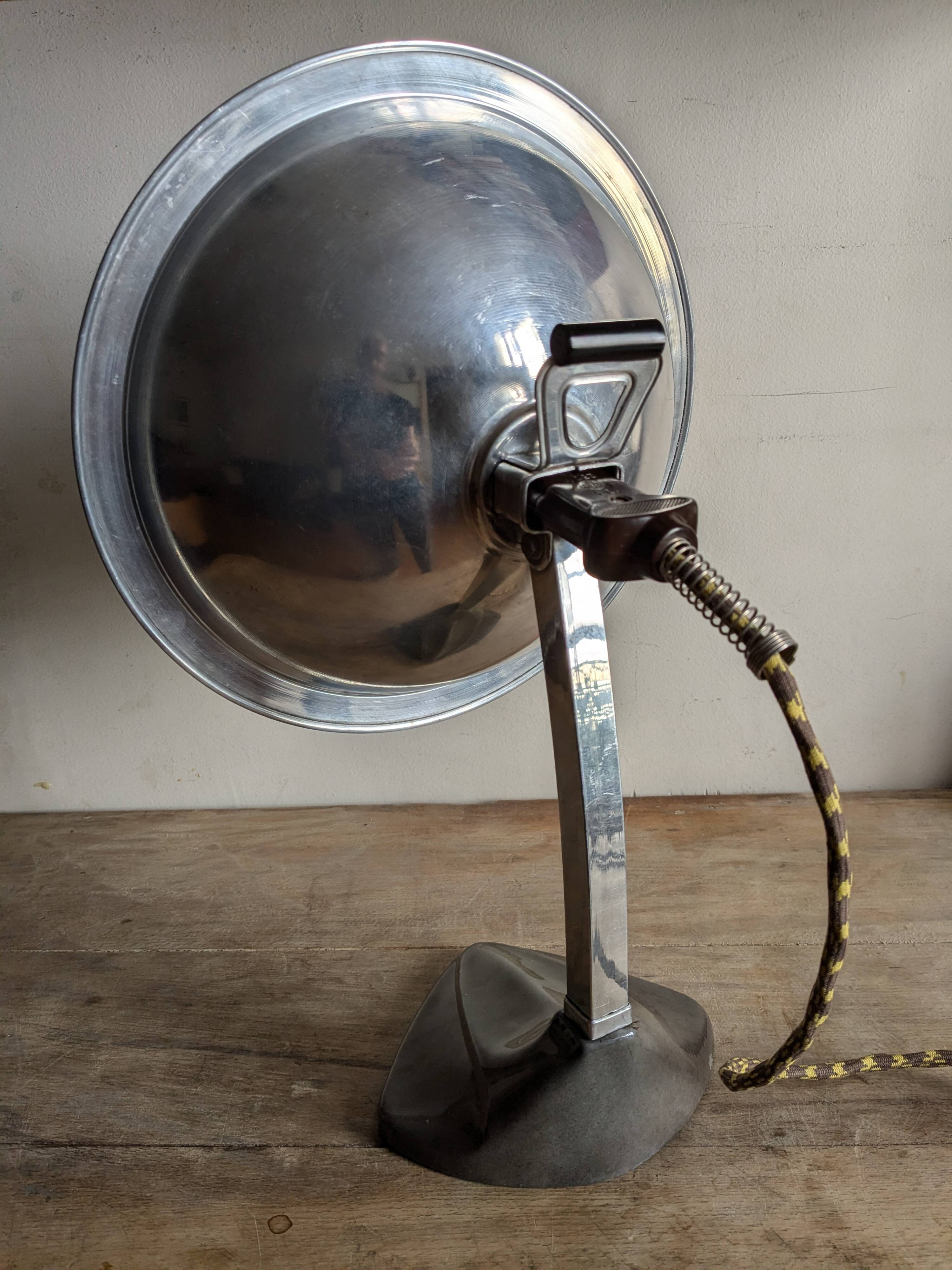 Cobra parabolic lamp with enameled cast iron base, Art Nouveau.