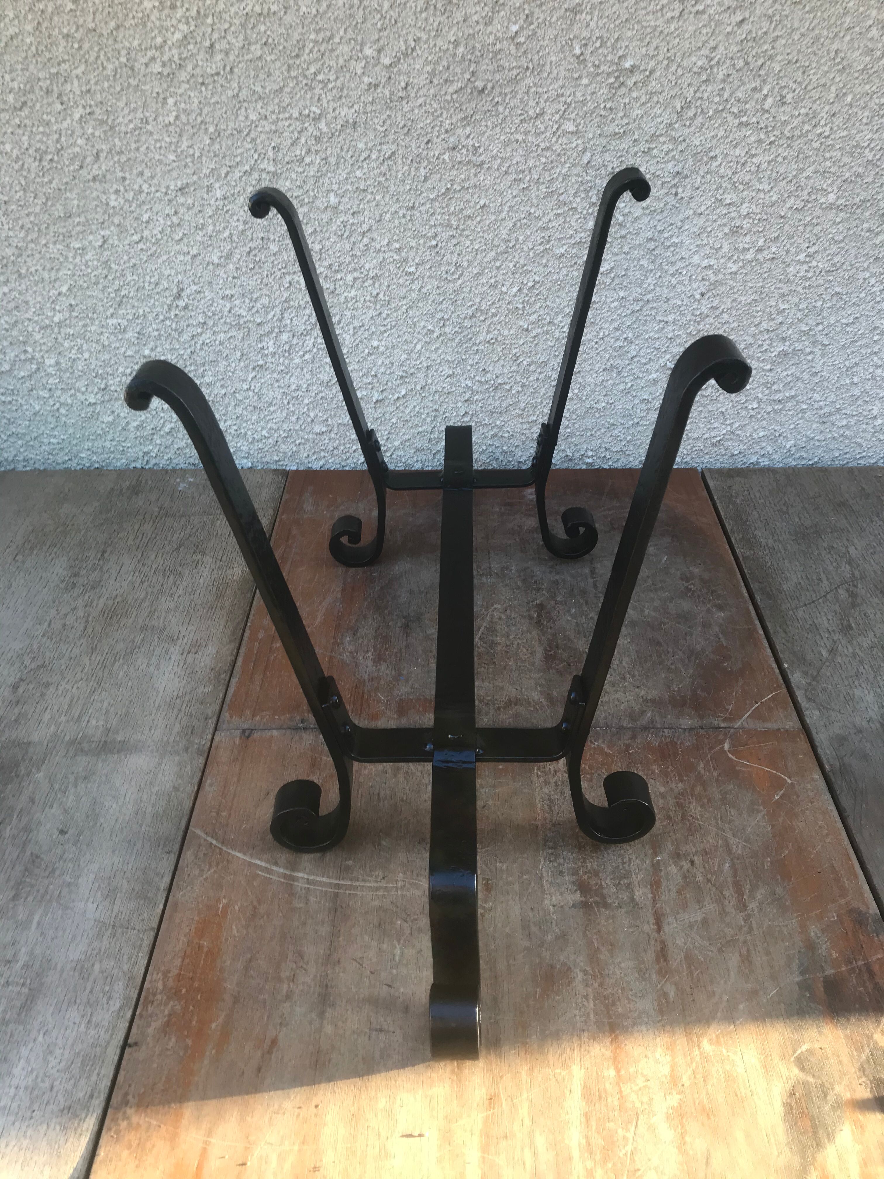 Ancient cast iron log carrier