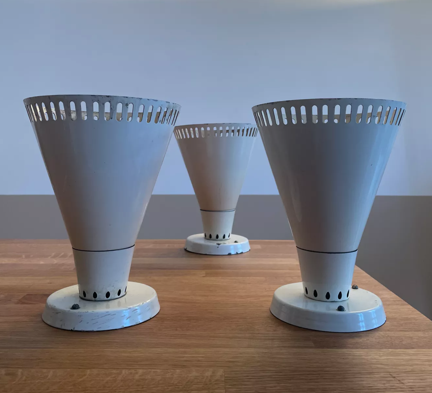 Suite of 3 wall lamps, vintage, white lacquered metal, lita 1970 france