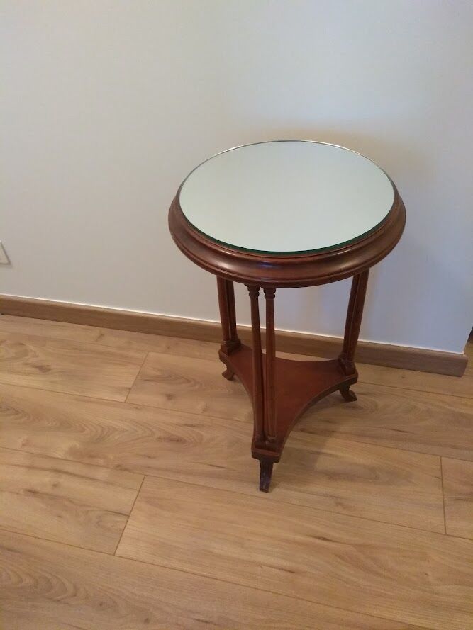 wooden console with mirrored tray