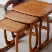Tables gigognes en teck éditées par Nathan, années 60