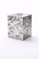 Table d'appoint en acier inoxydable sculptural en forme de cube