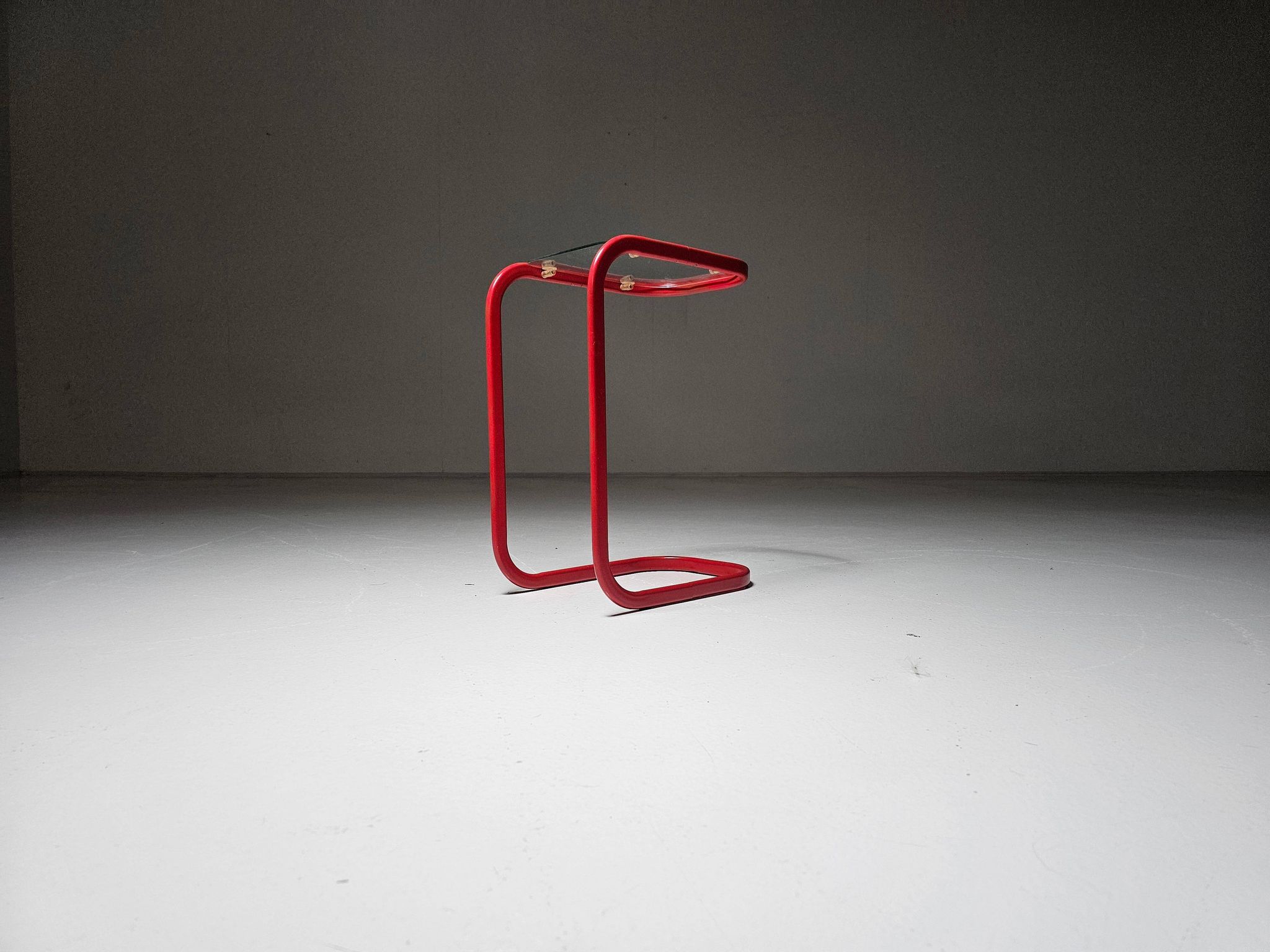 C.I.C. postmodern from the 1980s in red lacquered metal and glass