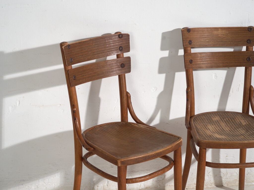 Paire de chaises Mundus-Borlo en bois courbé à dossier plein – Roumanie, vers 1920