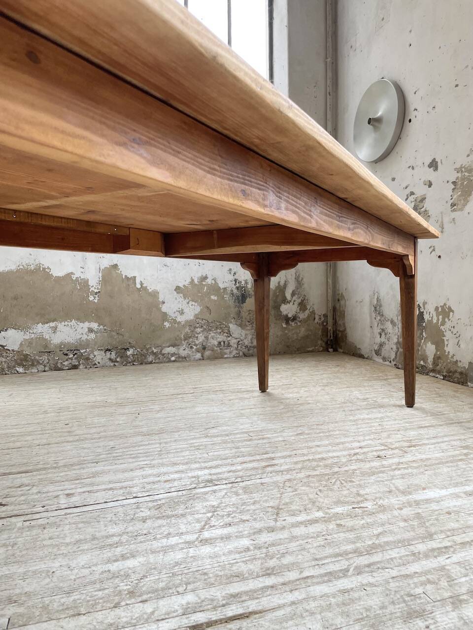Farmhouse table with spindle legs 2.50m