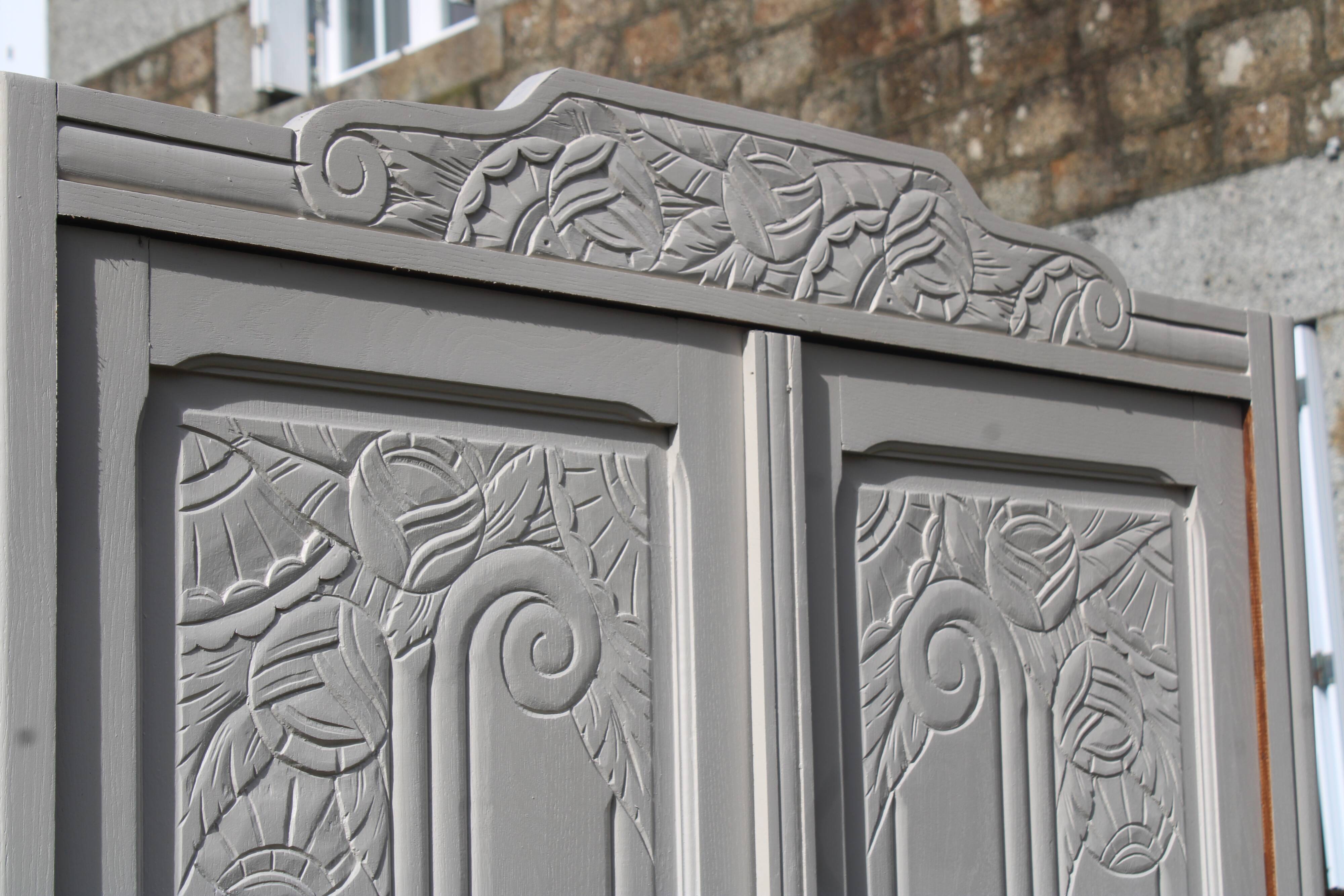 Vintage art deco cabinet