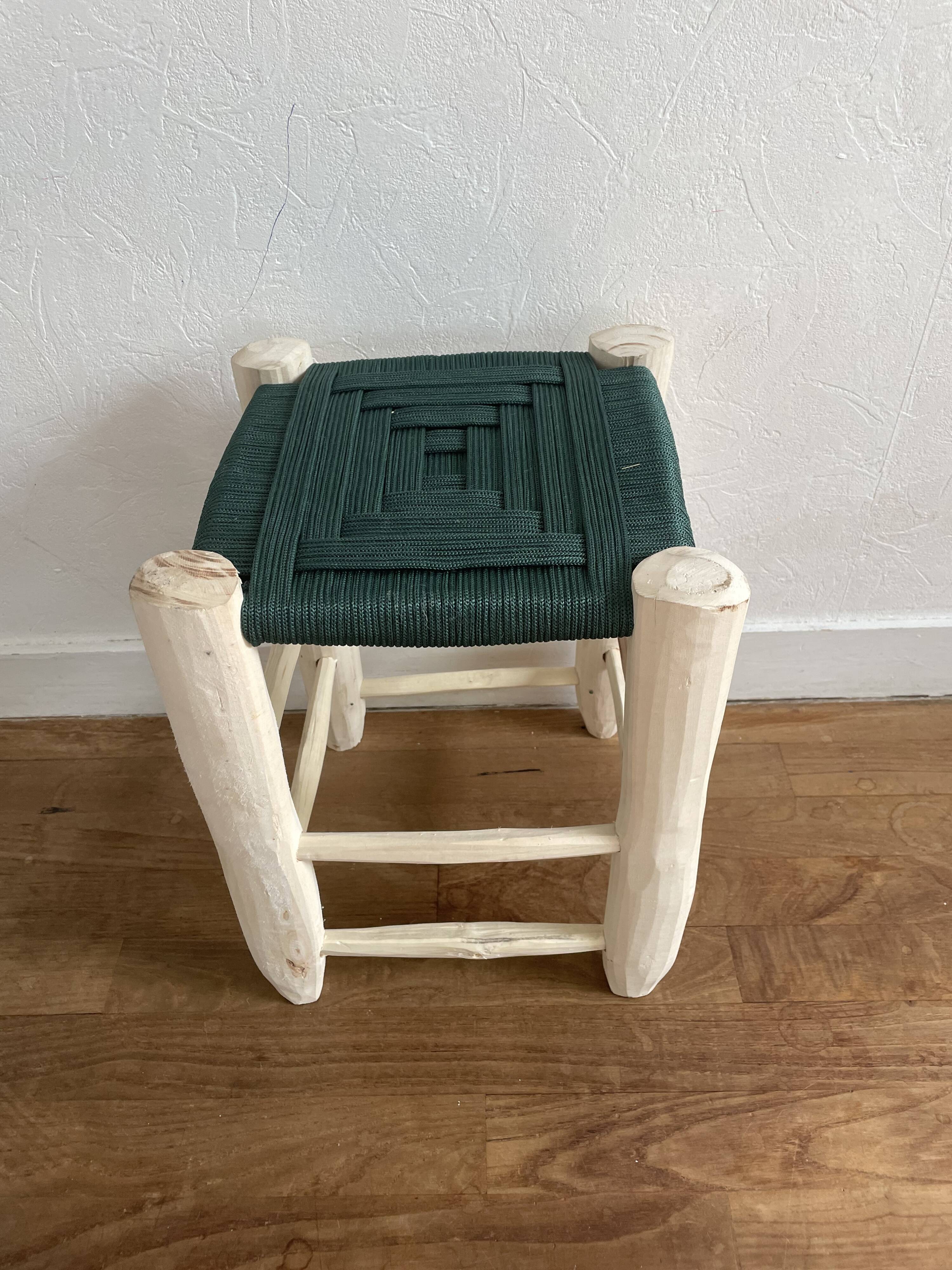 Tabouret marocain beldi en nylon vert émeraude et bois