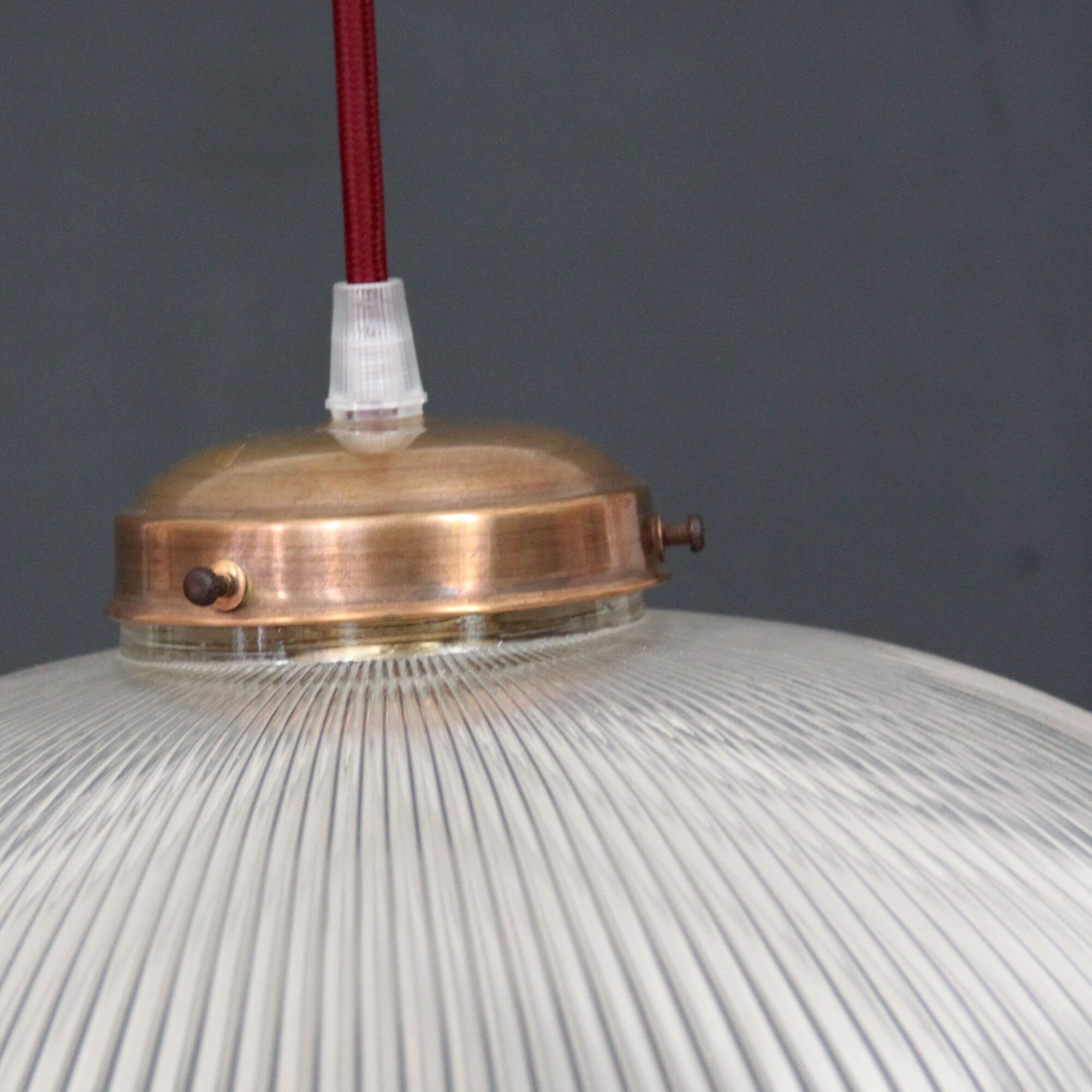 Suspension old striated glass