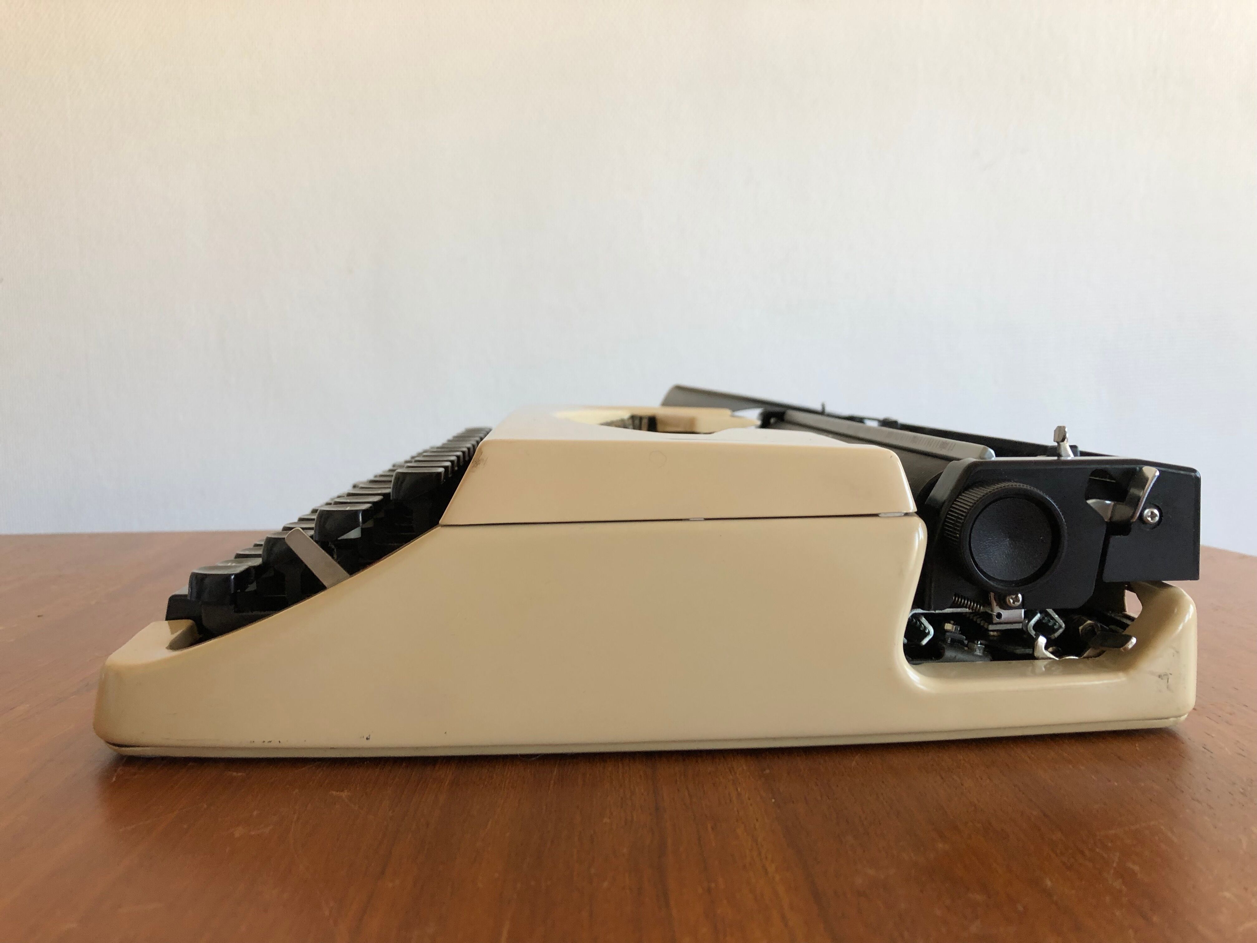 Brother Nogamatic 400 typewriter